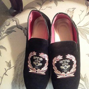 Black embroidered shoes